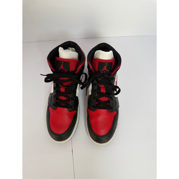 The Air Jordan 1 Mid 'Black Fire Red' (554725-079) - Picture 4 of 7